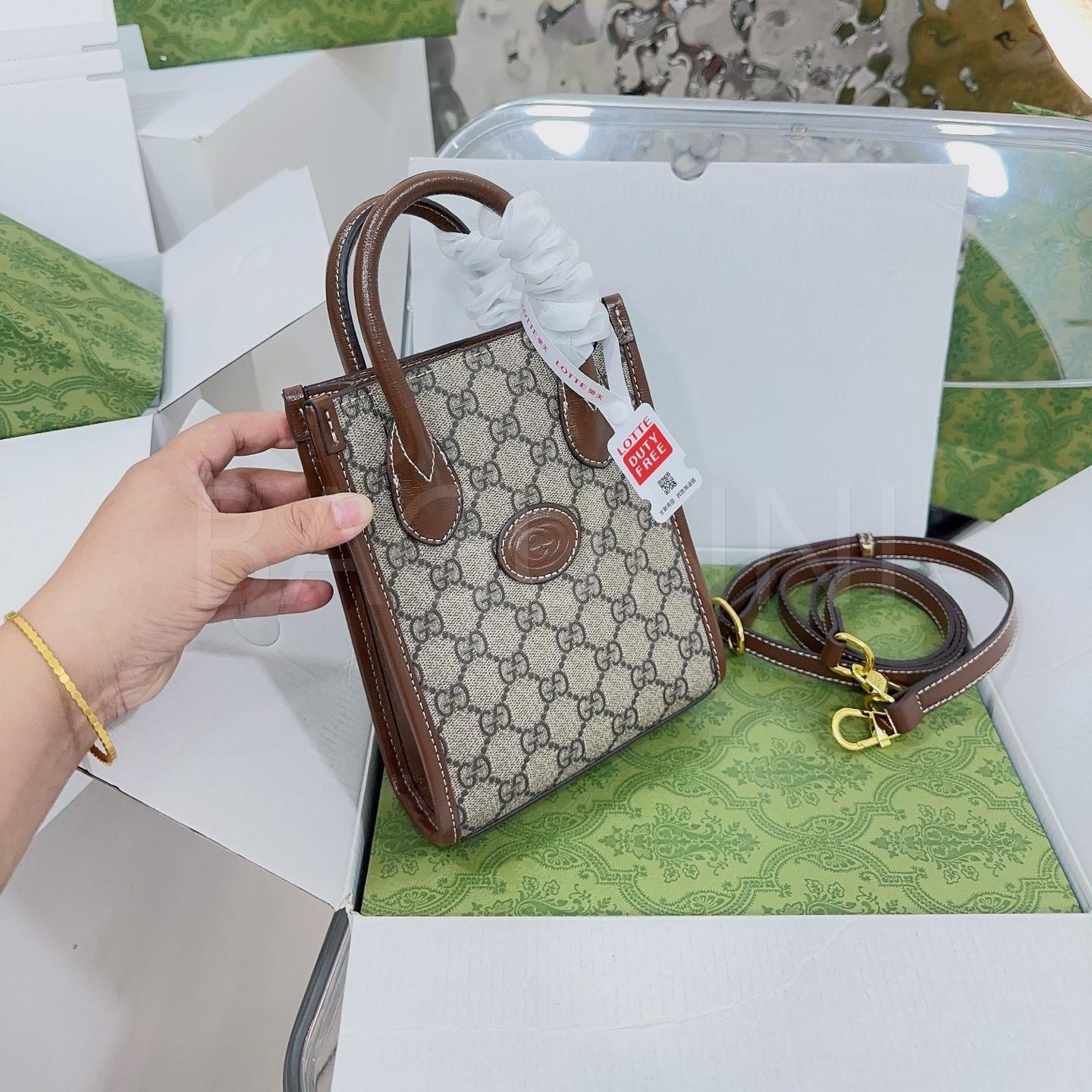 구찌 레더 숄더백