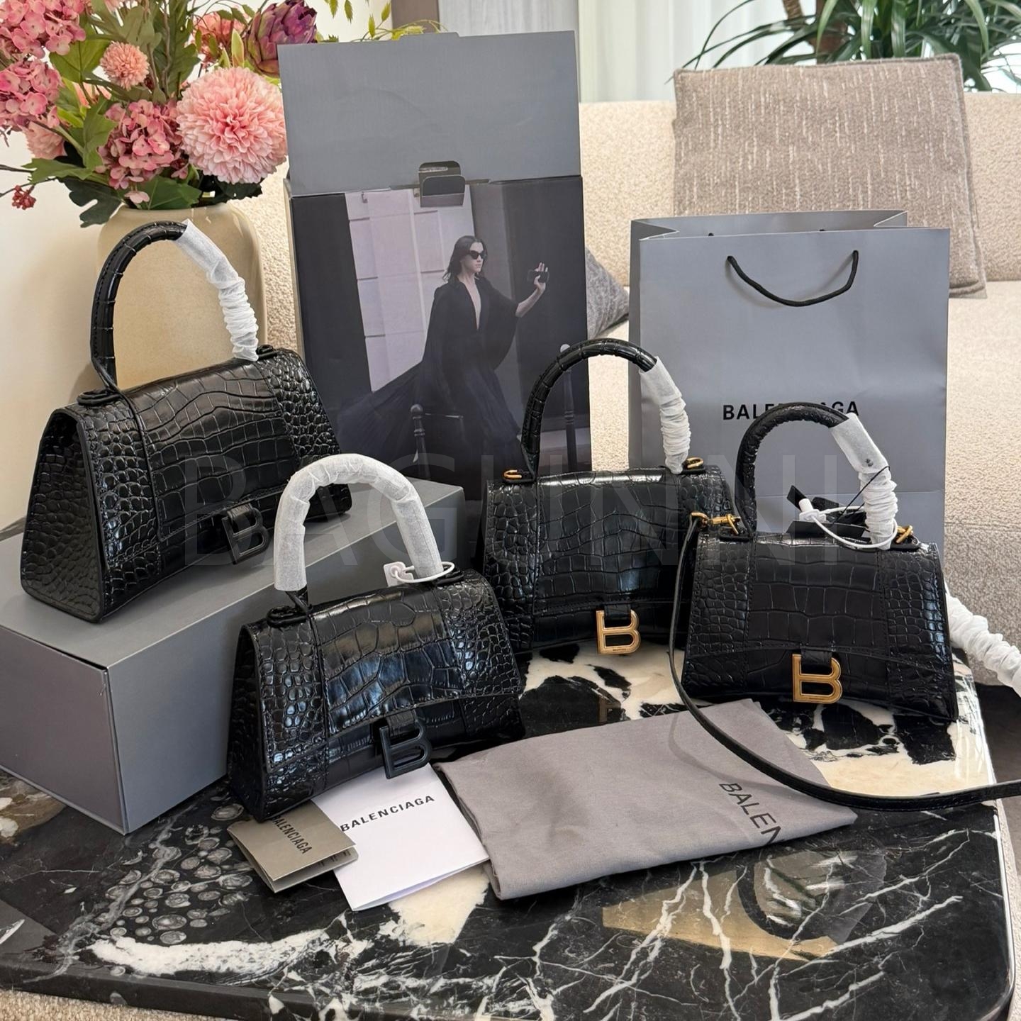 발렌시아가 아워글래스 숄더백