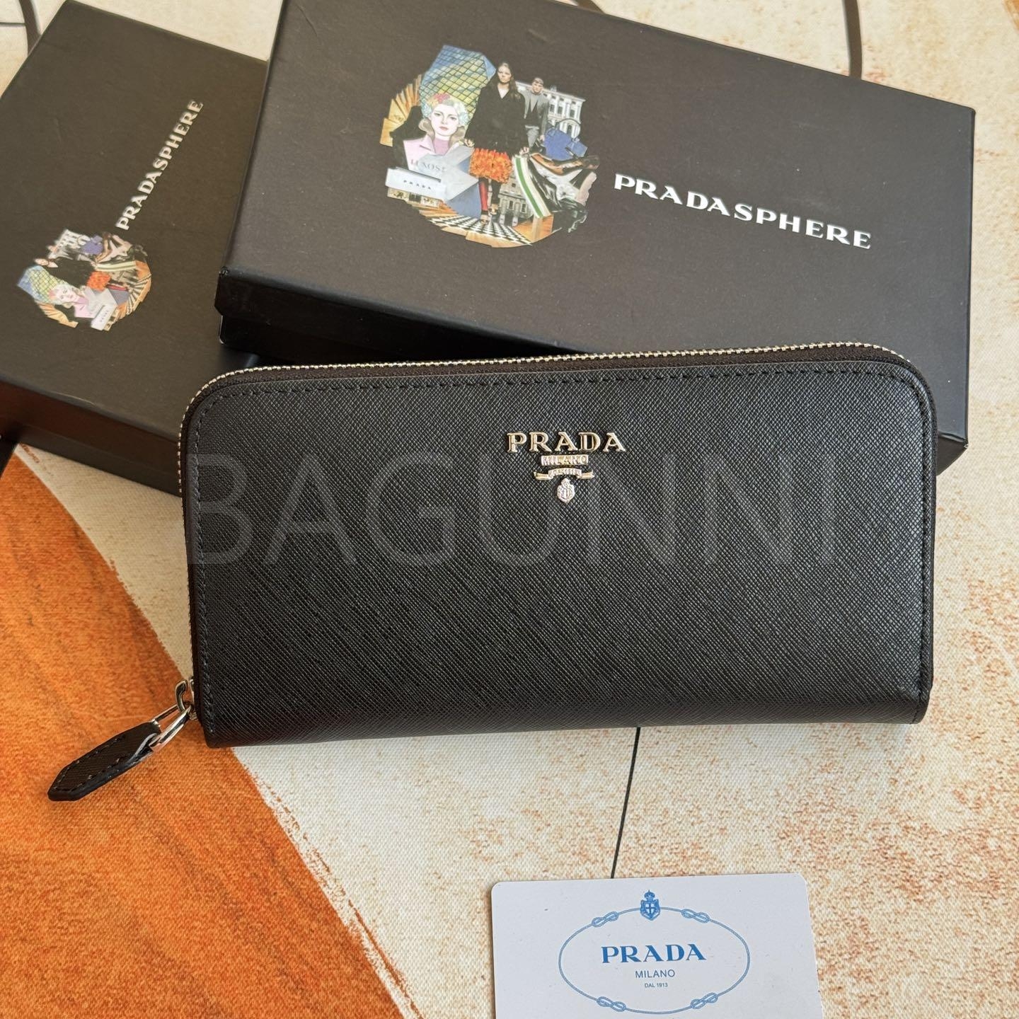 프라다 사피아노 지퍼 장지갑