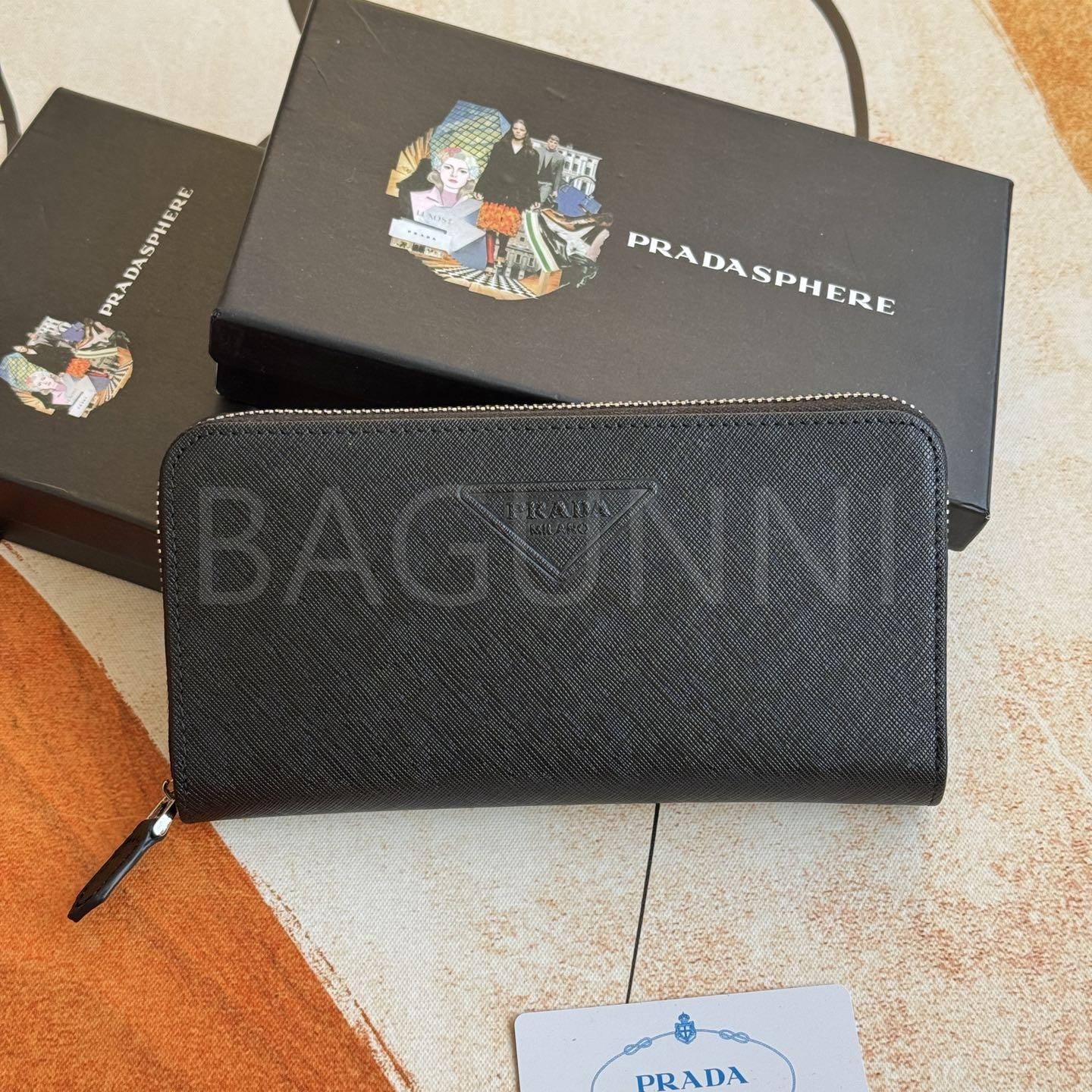 프라다 사피아노 지퍼 장지갑