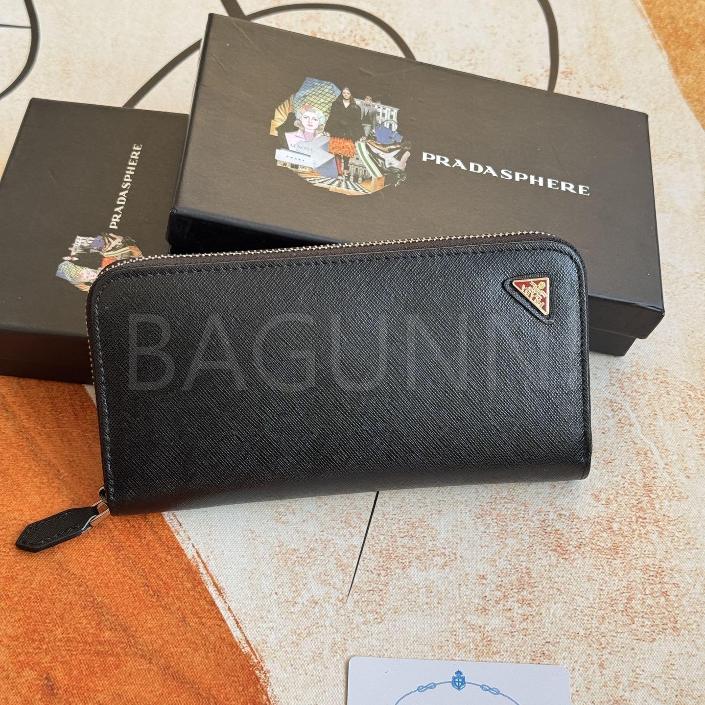 프라다 사피아노 지퍼 장지갑