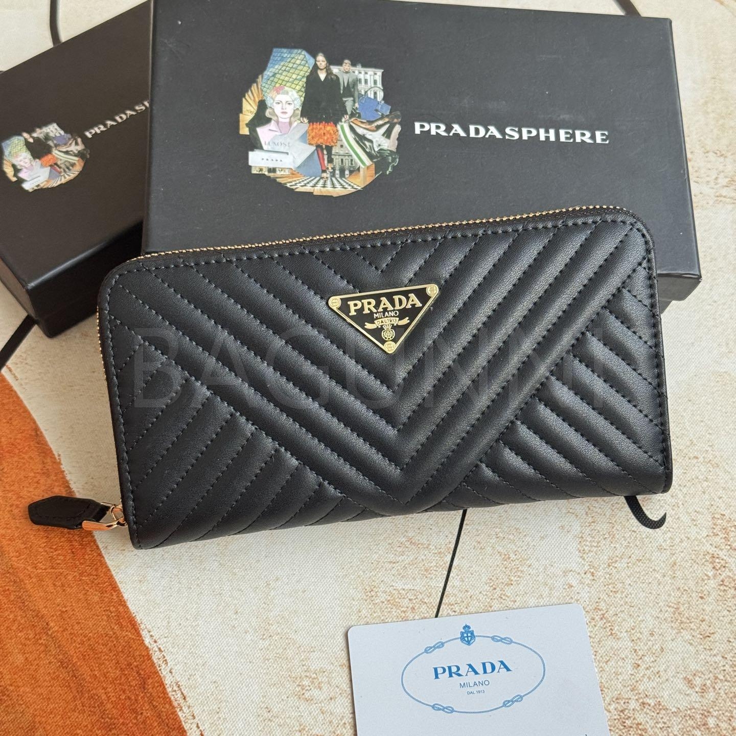 프라다 사피아노 지퍼 장지갑