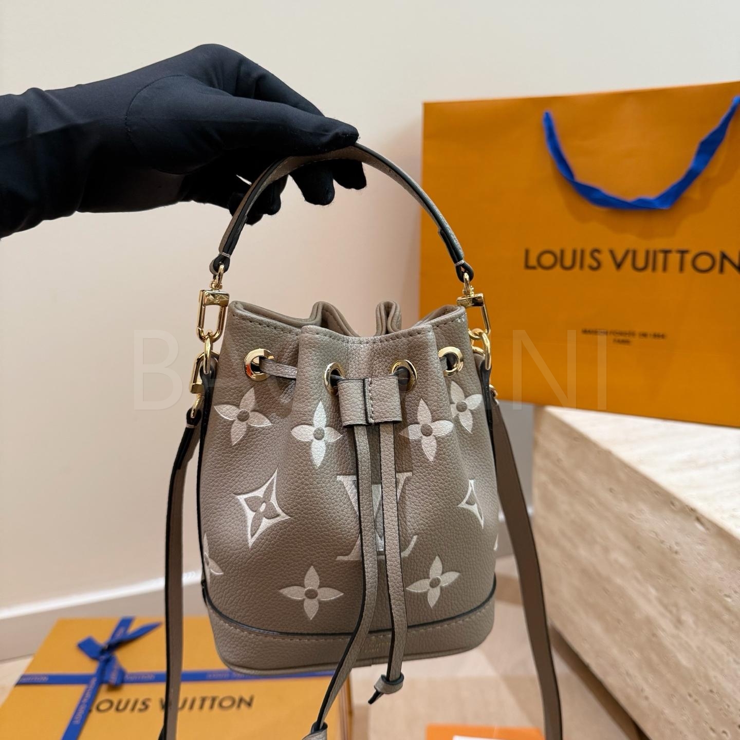 루이비통 노에 버킷 백