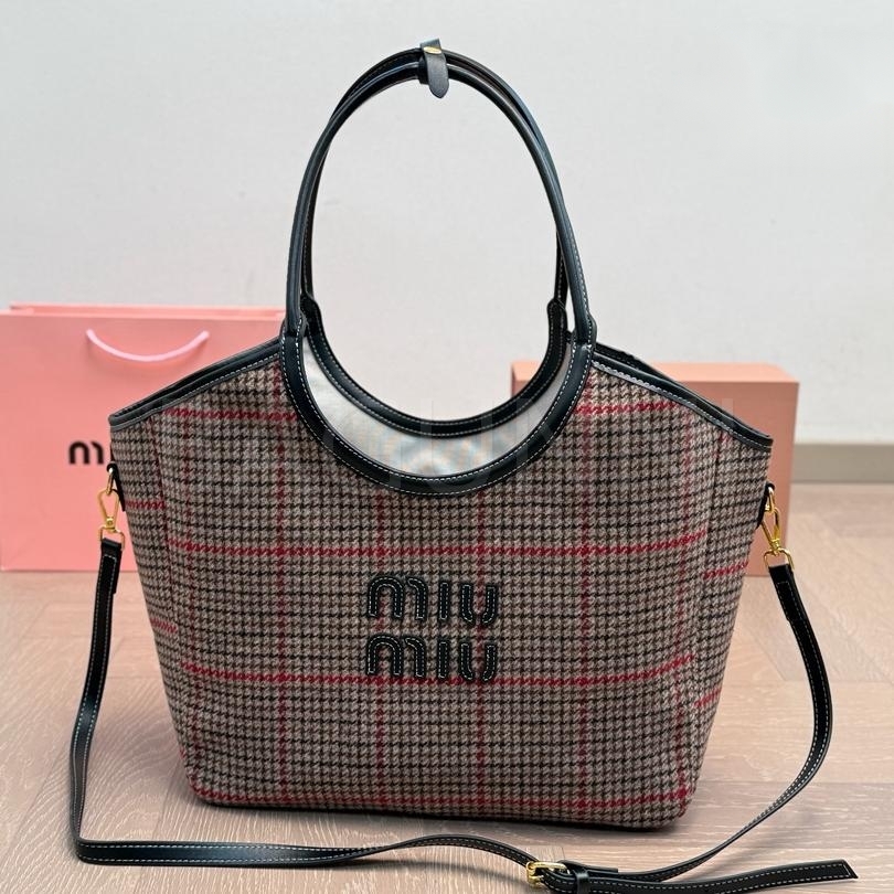 미우미우 바스켓 토트백