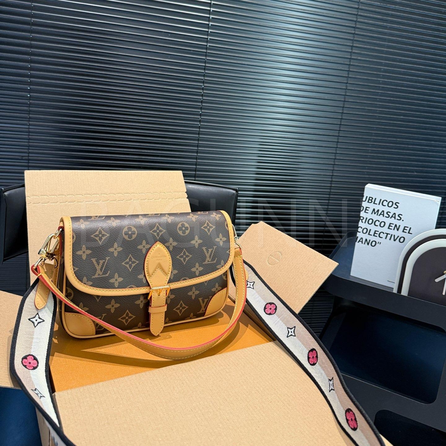 루이비통 다이앤 숄더백