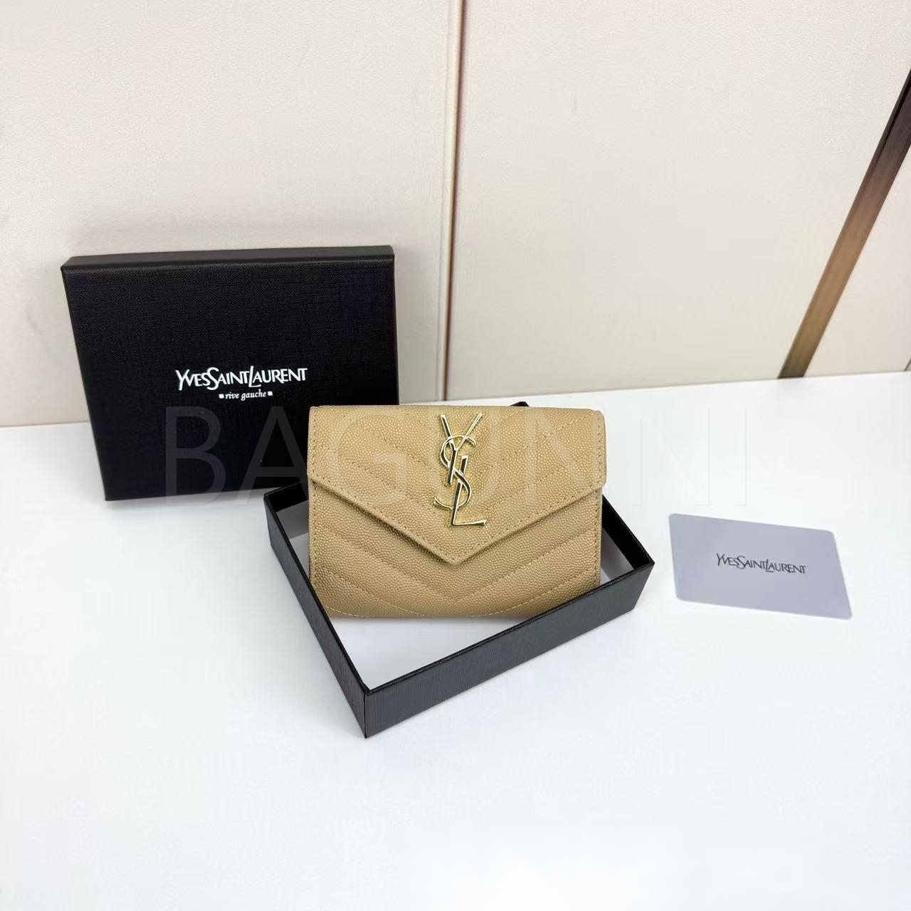 YSL 플랩 카드지갑