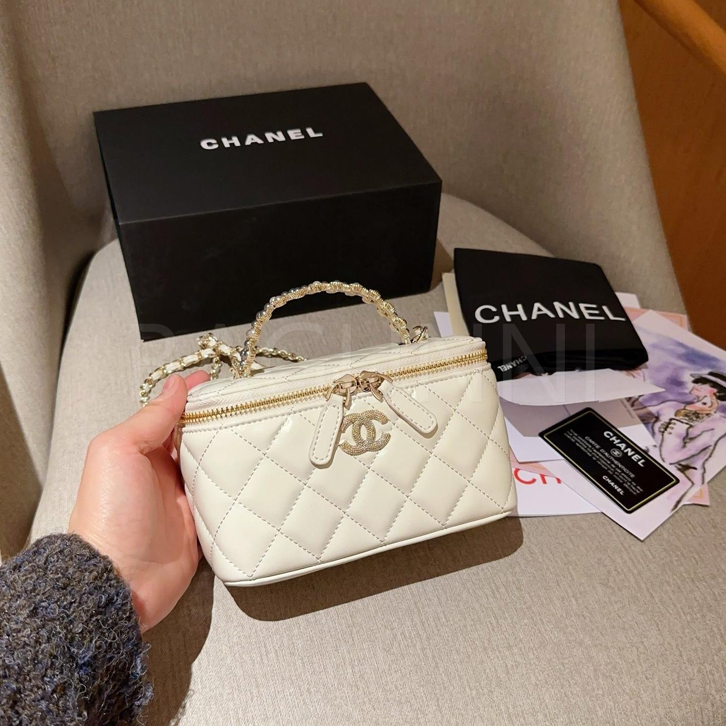 샤넬 24P 박스 체인 백