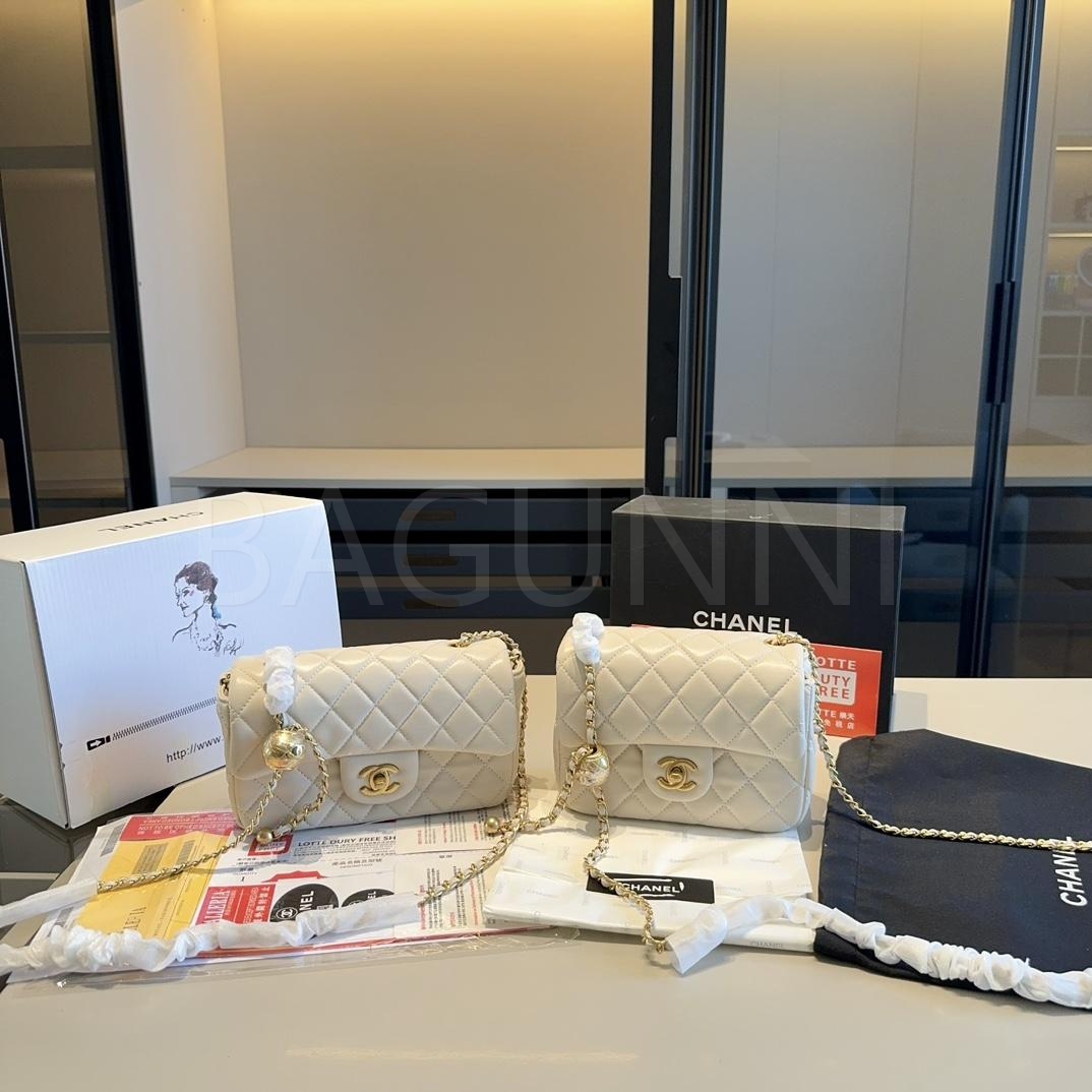 샤넬 금볼 스퀘어 플랩 백