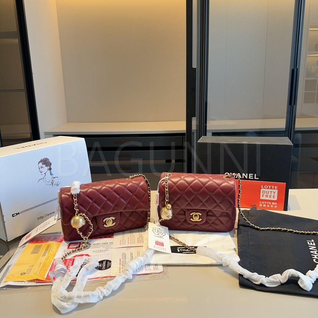 샤넬 금볼 스퀘어 플랩 백