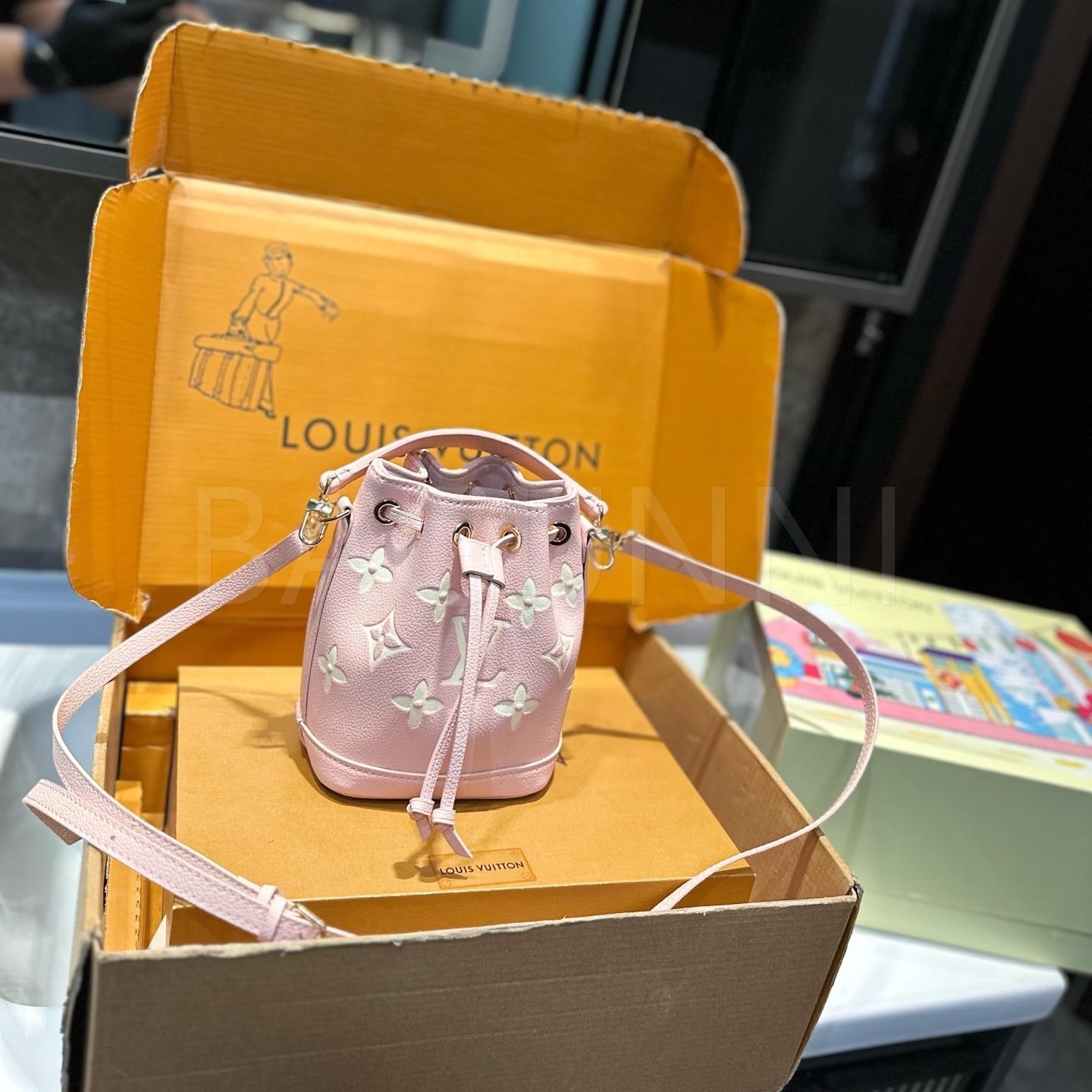 루이비통 노에 버킷 백