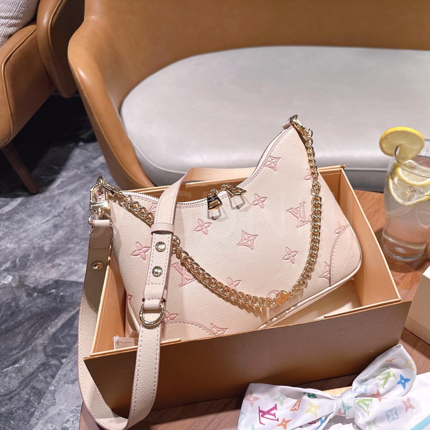 루이비통 스트로베리 숄더백