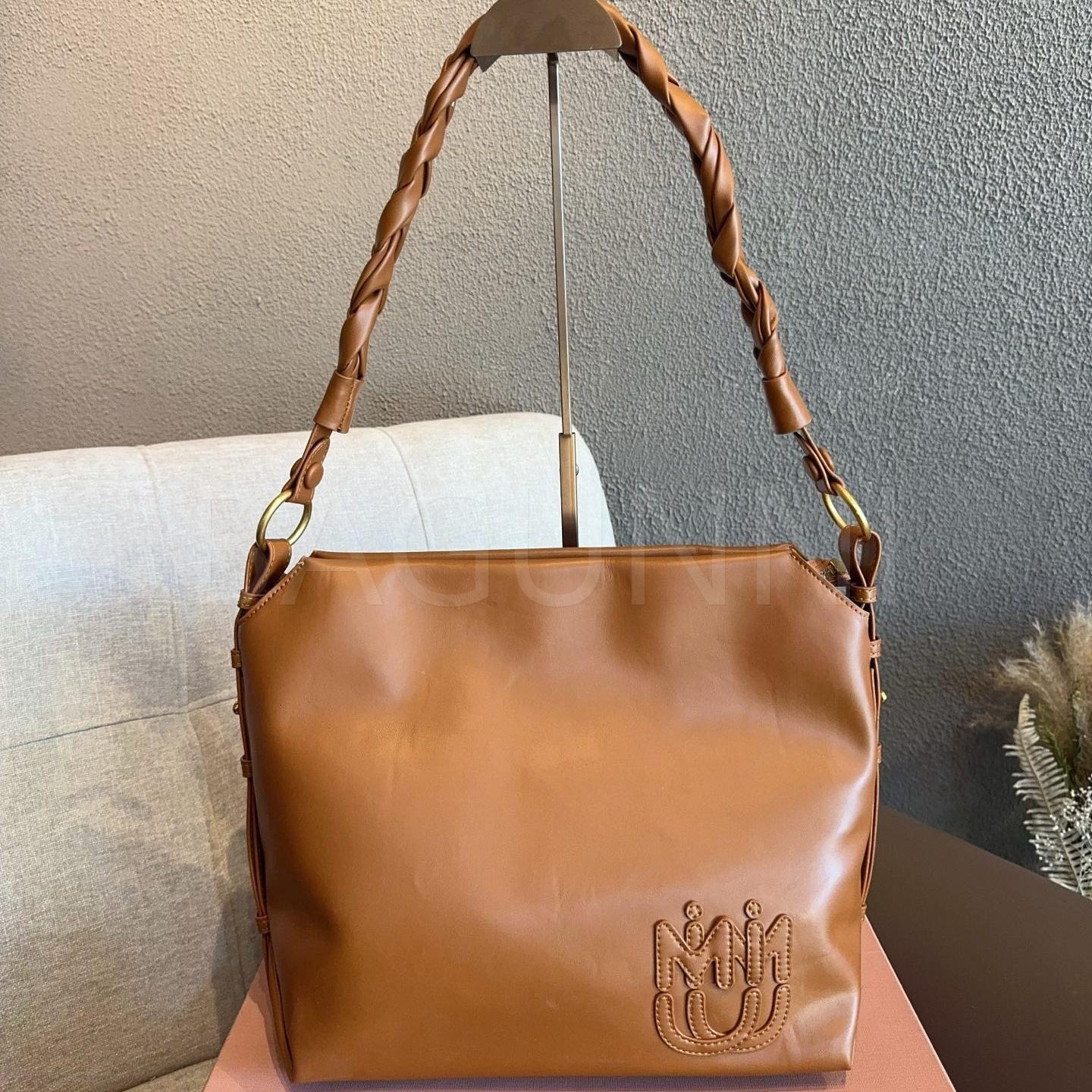 미우미우 빈티지 토트백