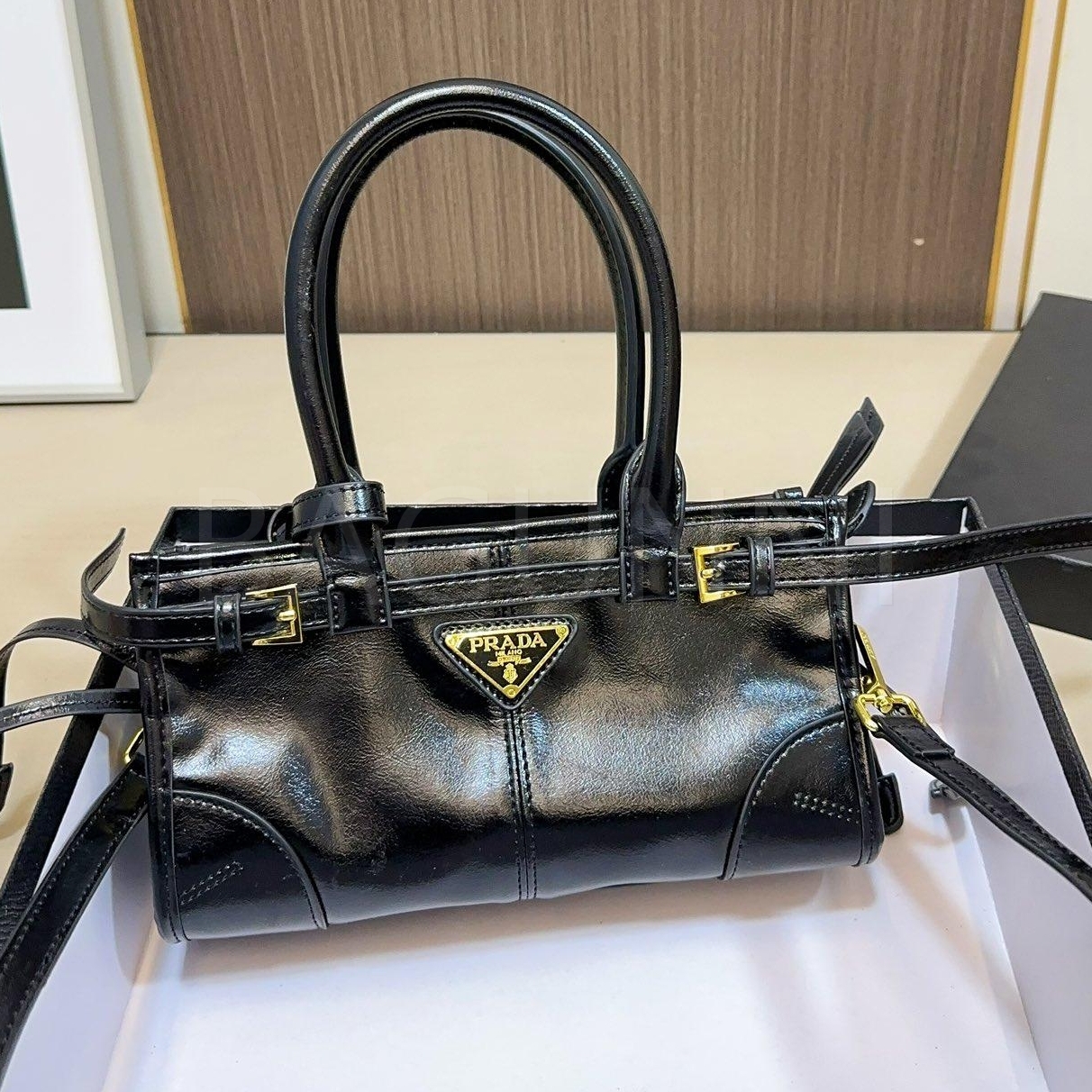 프라다 소프트 럭스 토트백