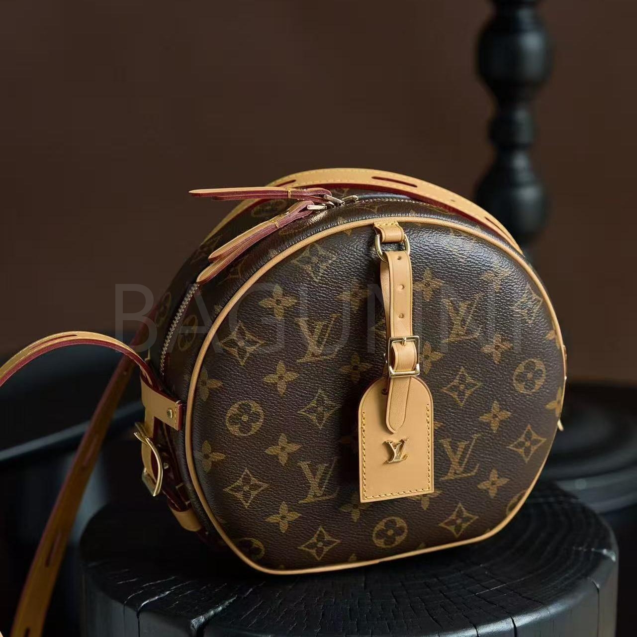 루이비통 라운드 크로스백