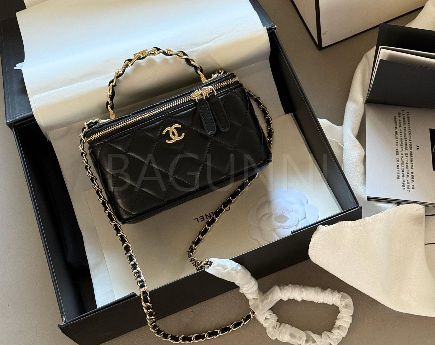 샤넬 탑핸들 코스메틱 박스 백