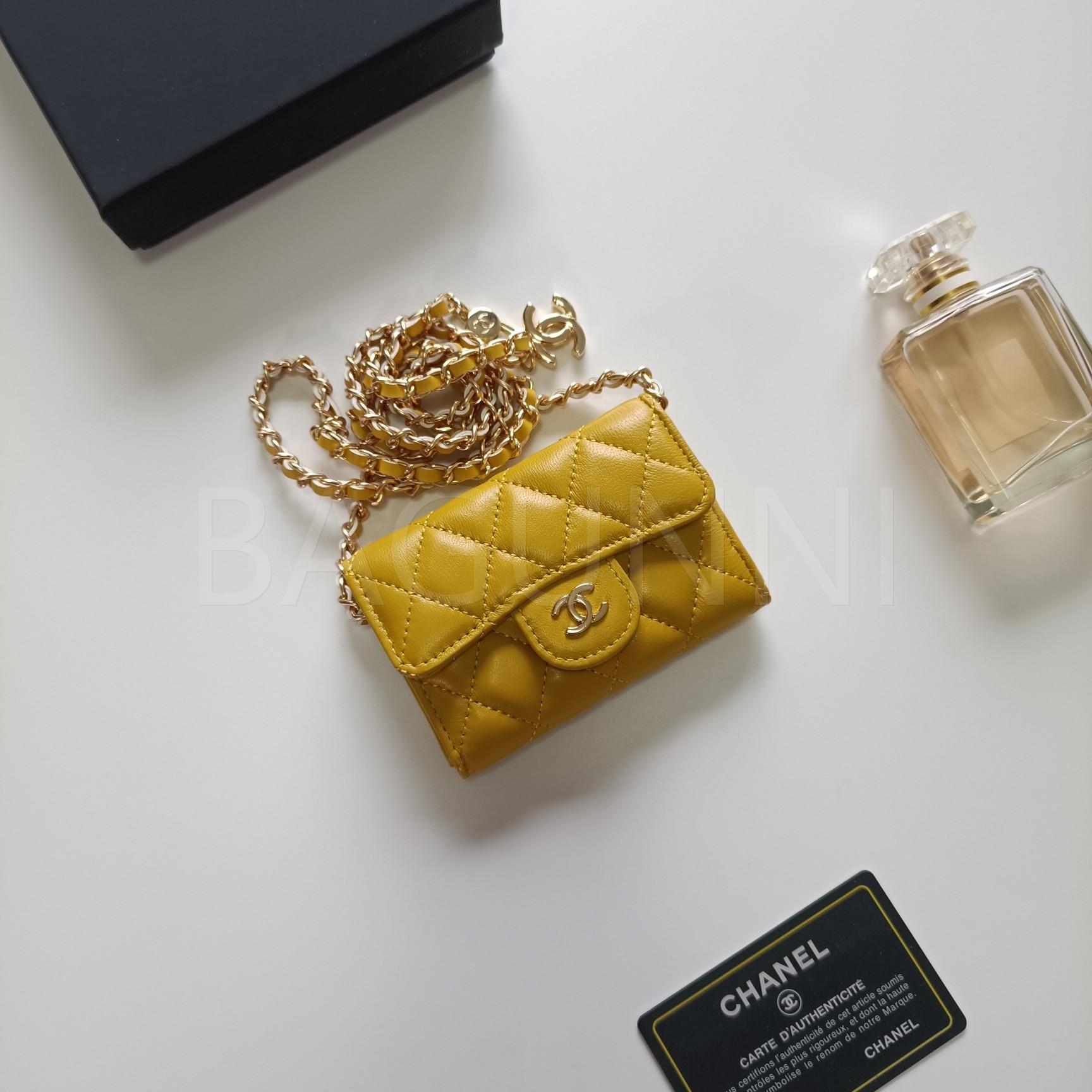 샤넬 클래식 코인퍼스