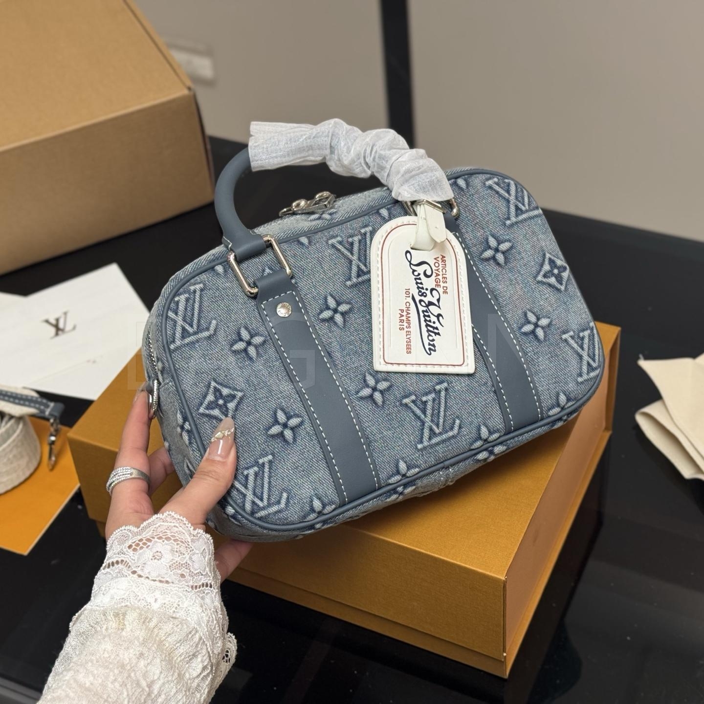 루이비통 데님 카메라 박스 백