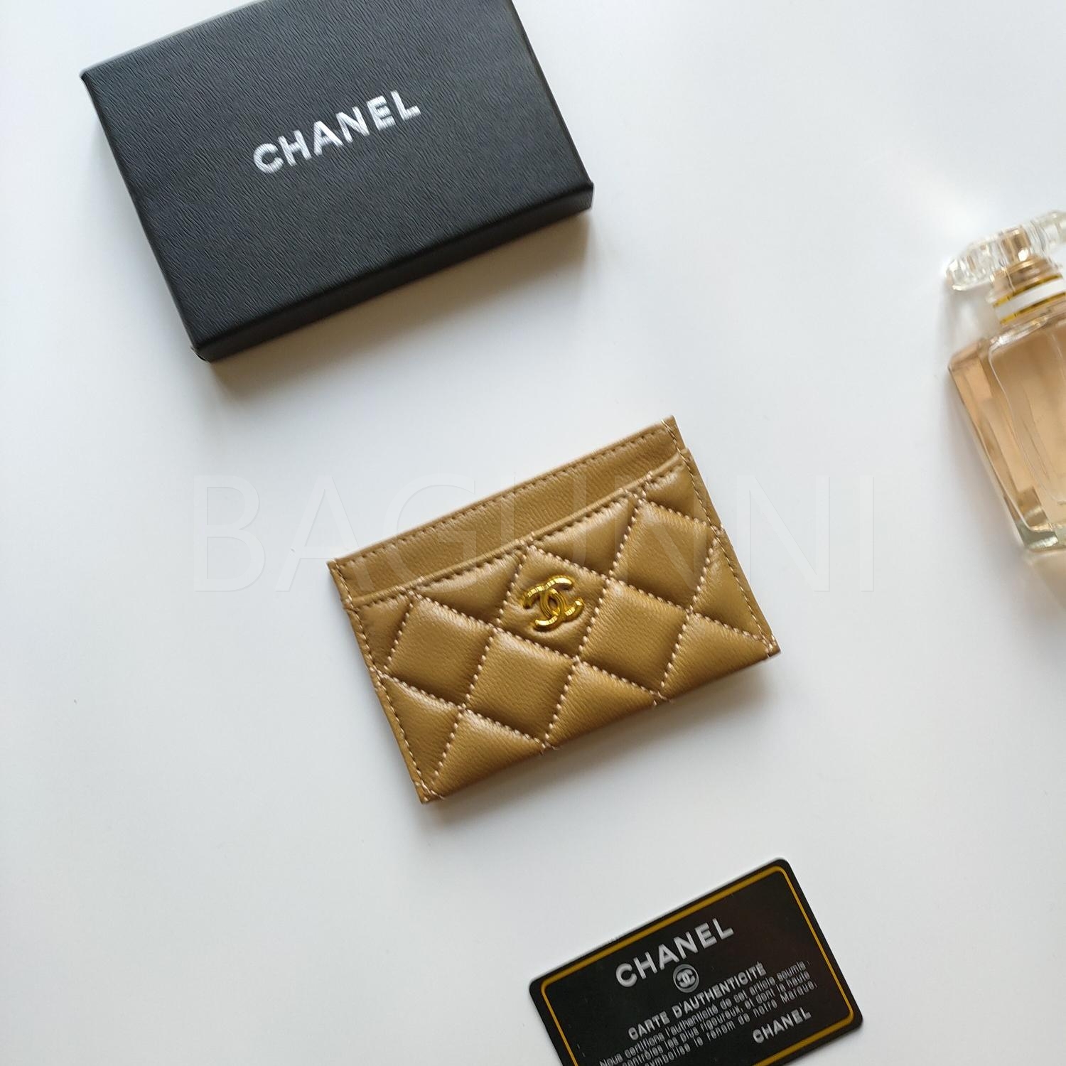 샤넬 클래식 플랩 카드지갑