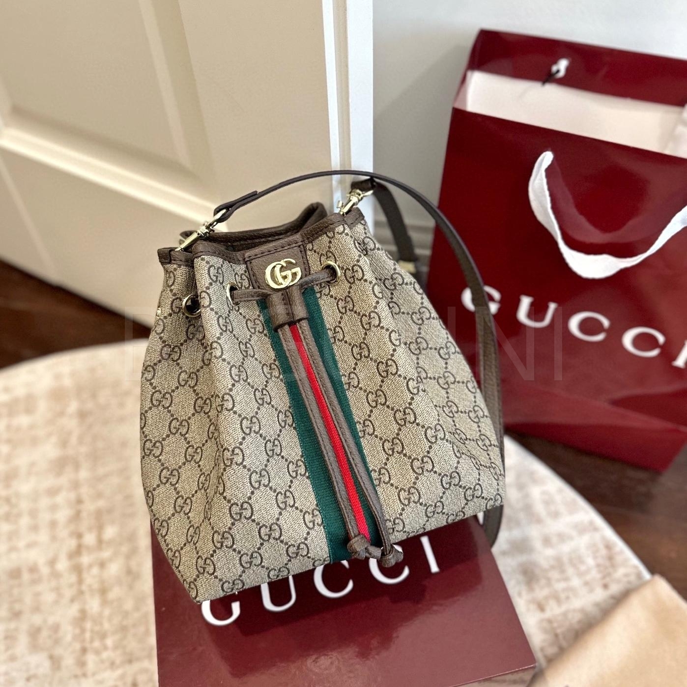 구찌 오피디아 숄더백