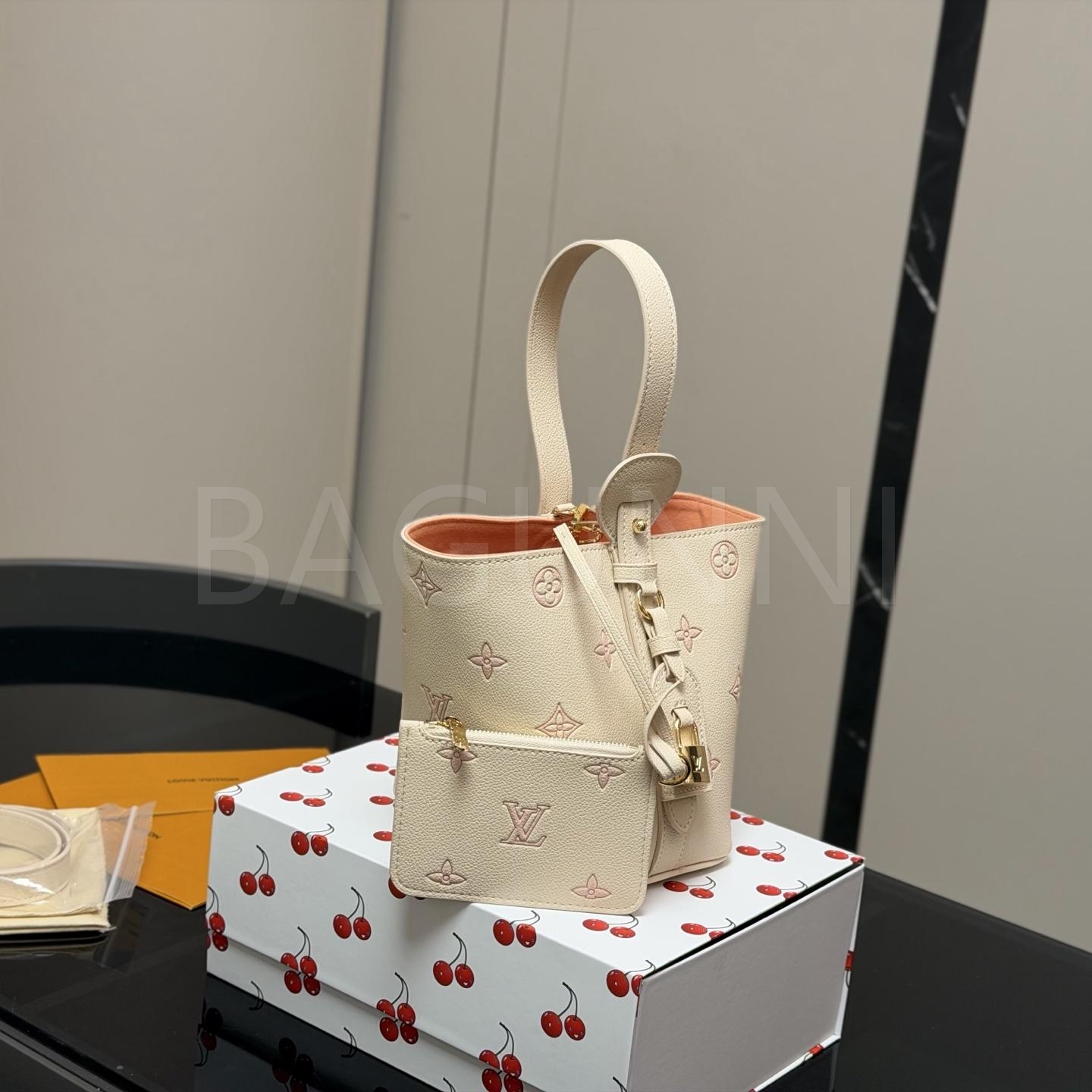 루이비통 노에 버킷 백