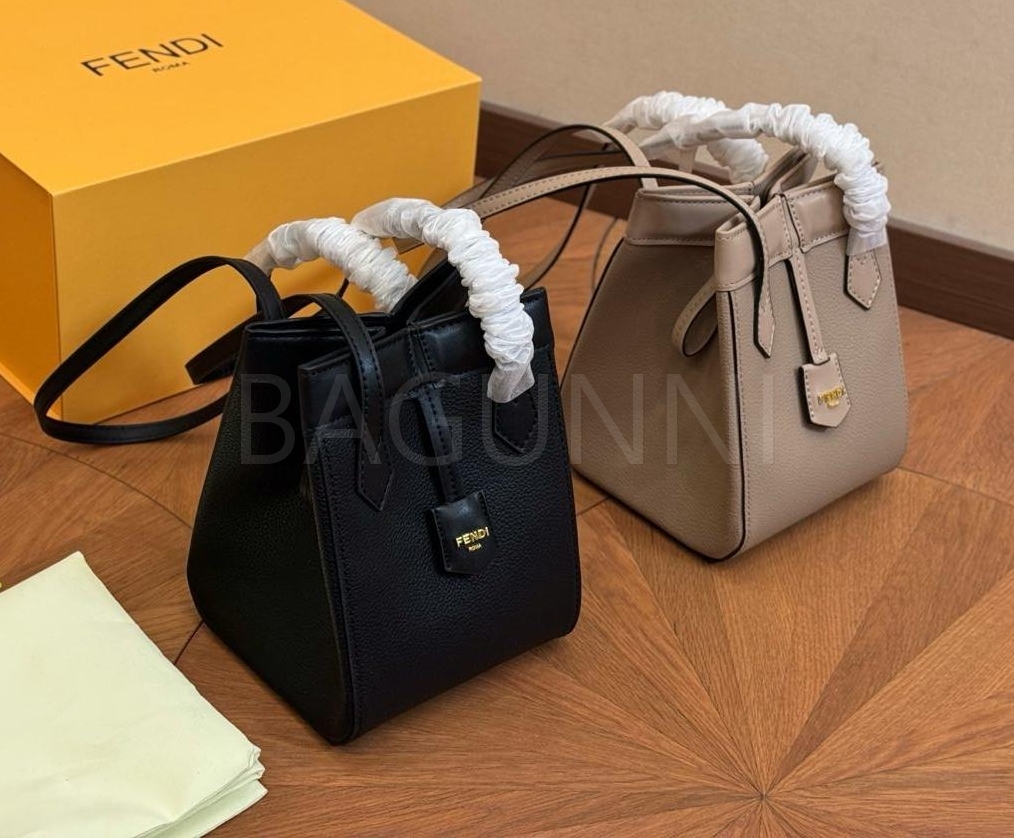 미우미우 오리가미 쇼퍼백