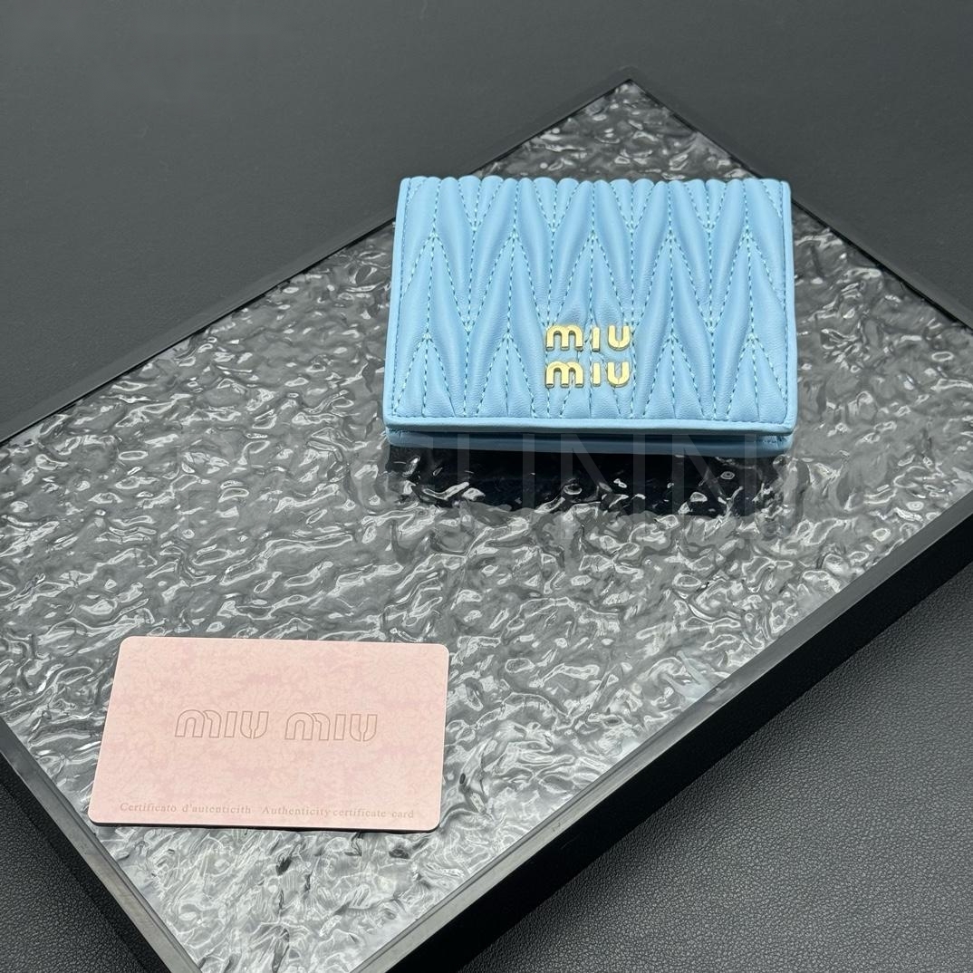 미우미우 마테라쎄 반지갑