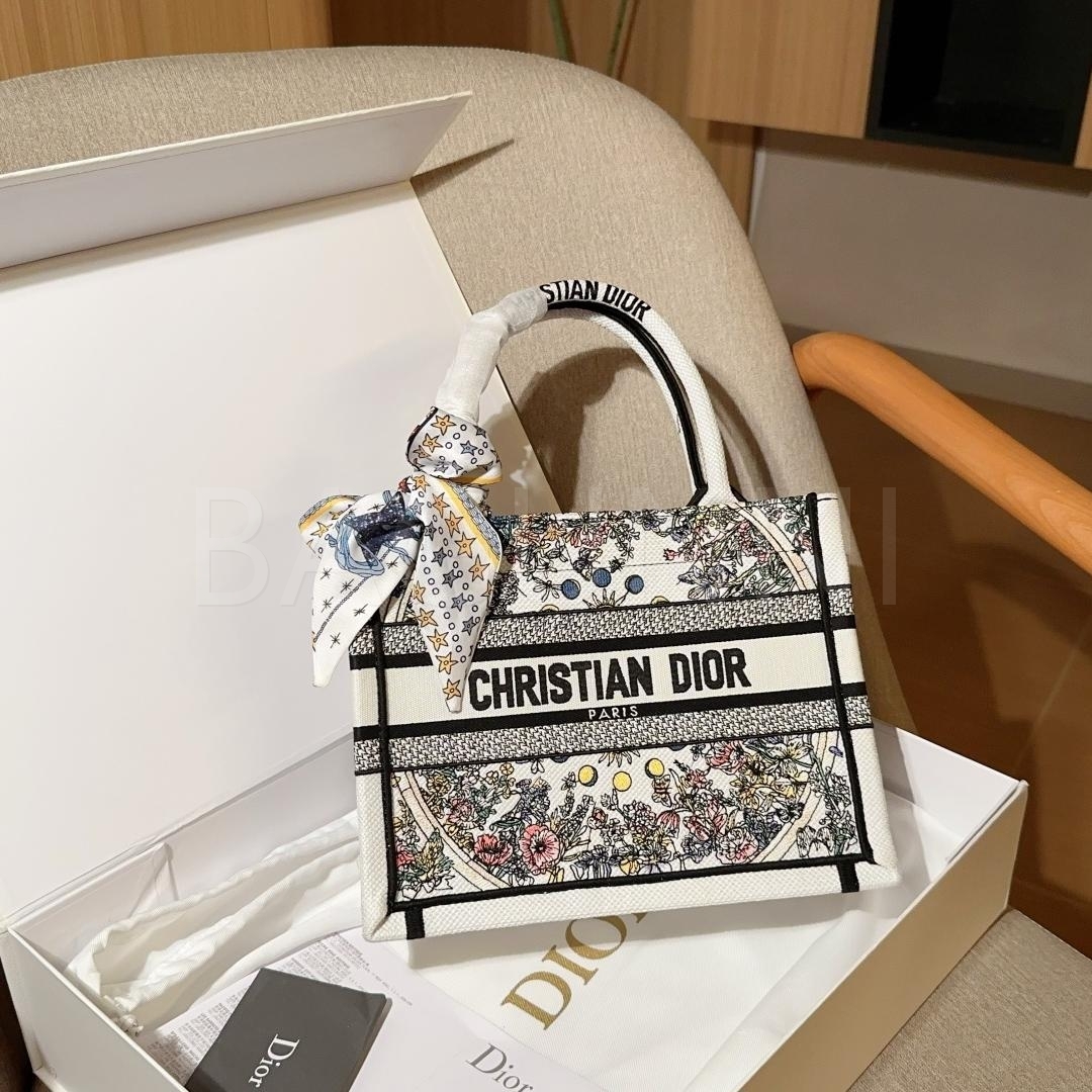 디올 북 토트