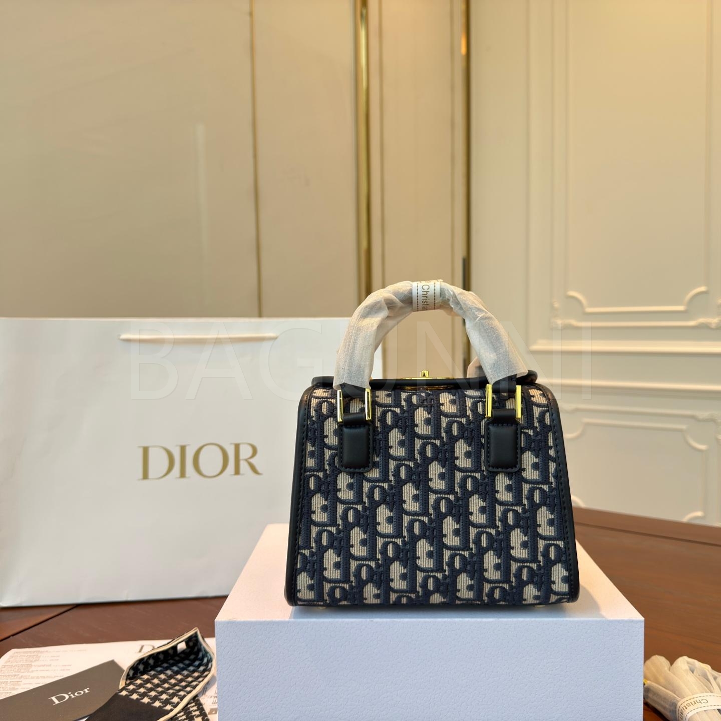 디올 몽테인 박스백