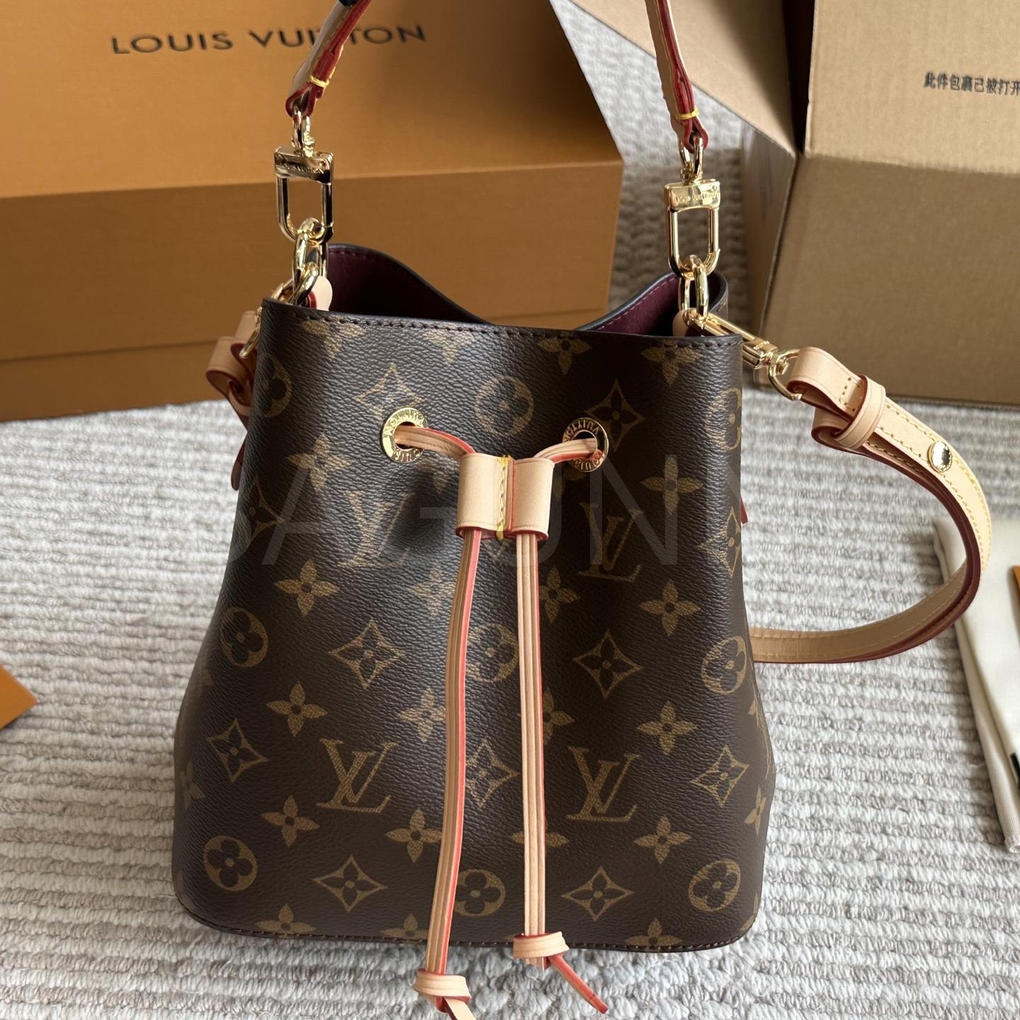 루이비통 BB 네오노에 버킷 백