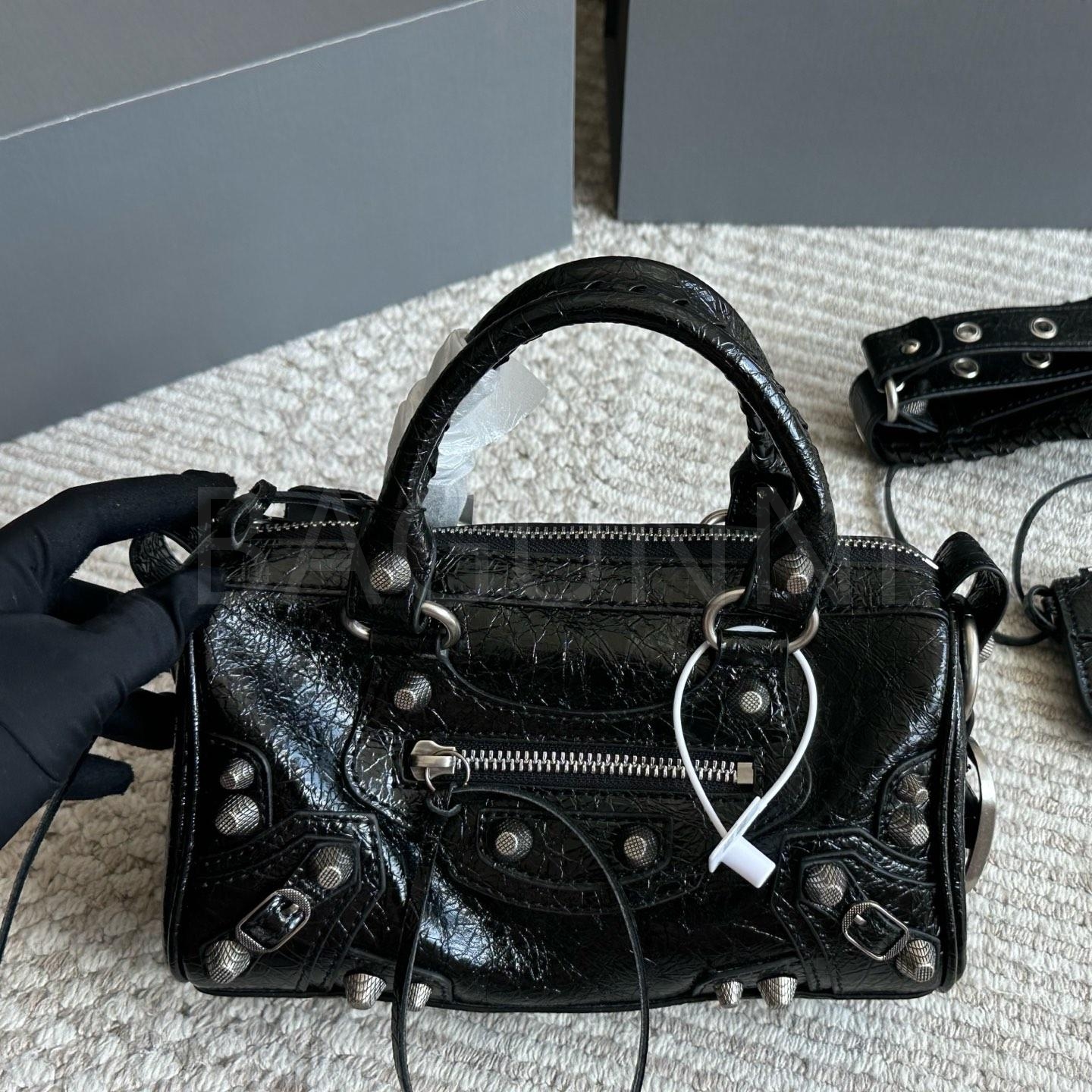 발렌시아가 르 더플 미니백