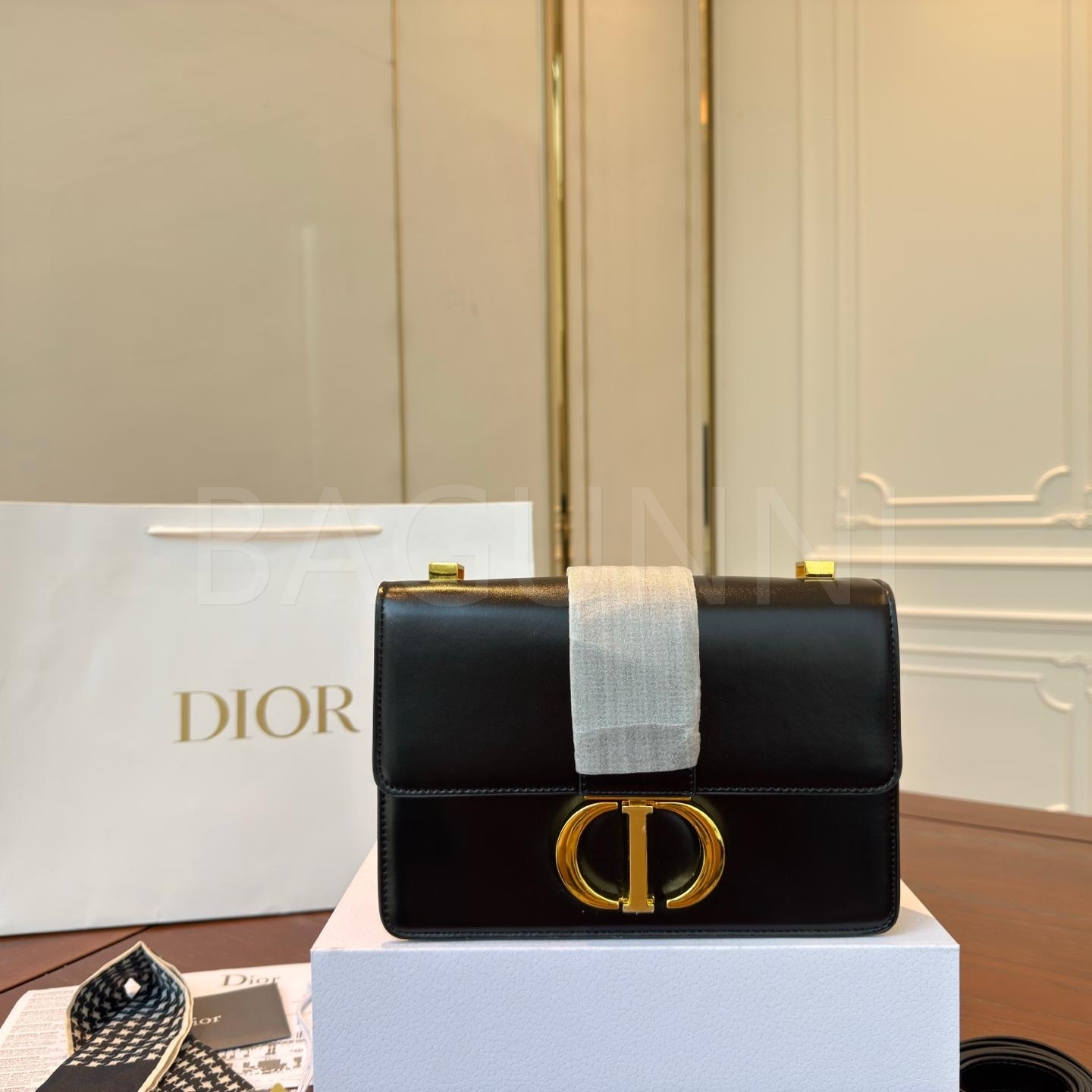 디올 캠프 메신저백