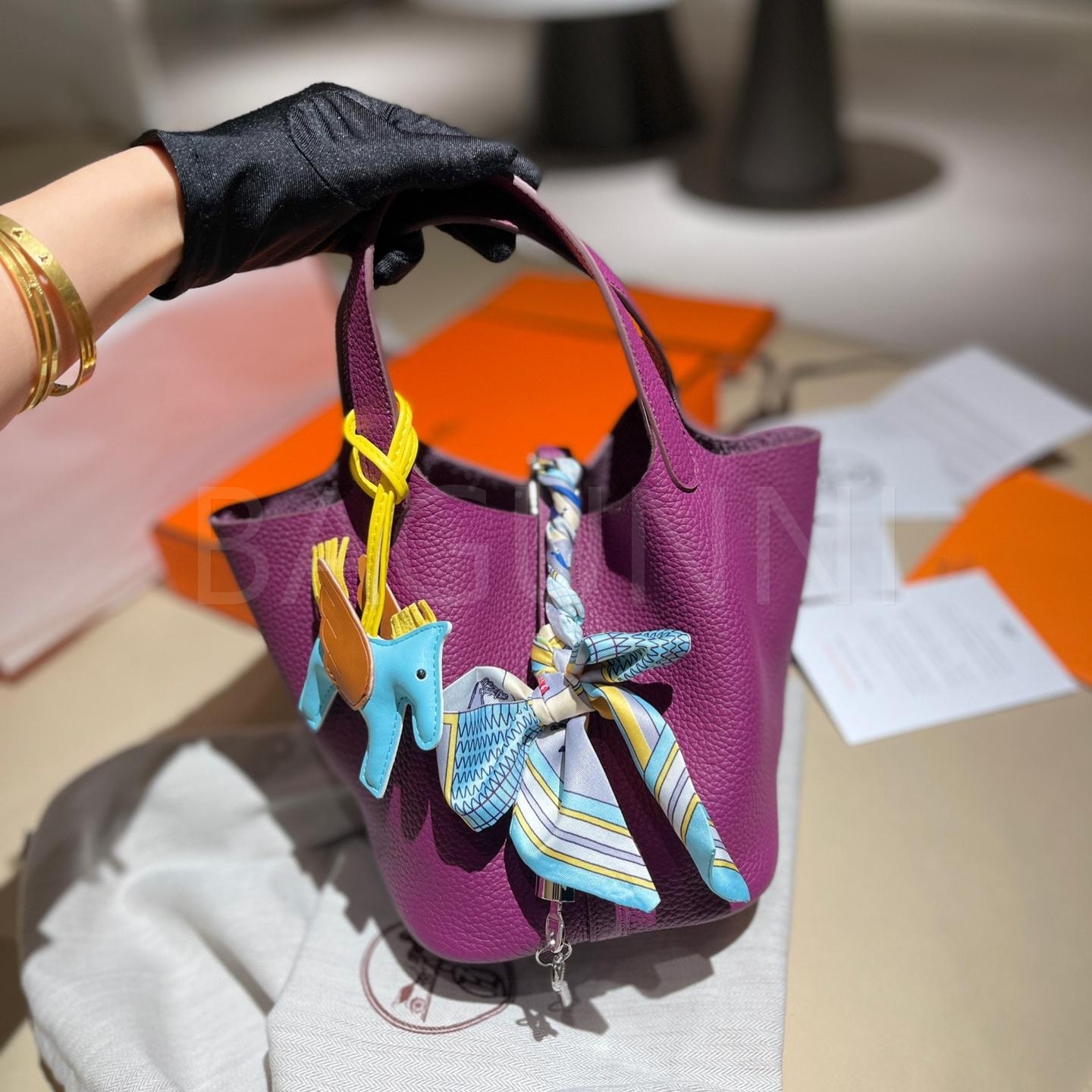 에르메스 피코탄 락 버킷백