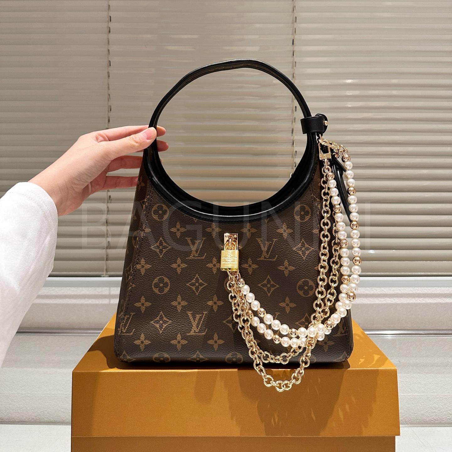 루이비통 더 드롭 숄더백