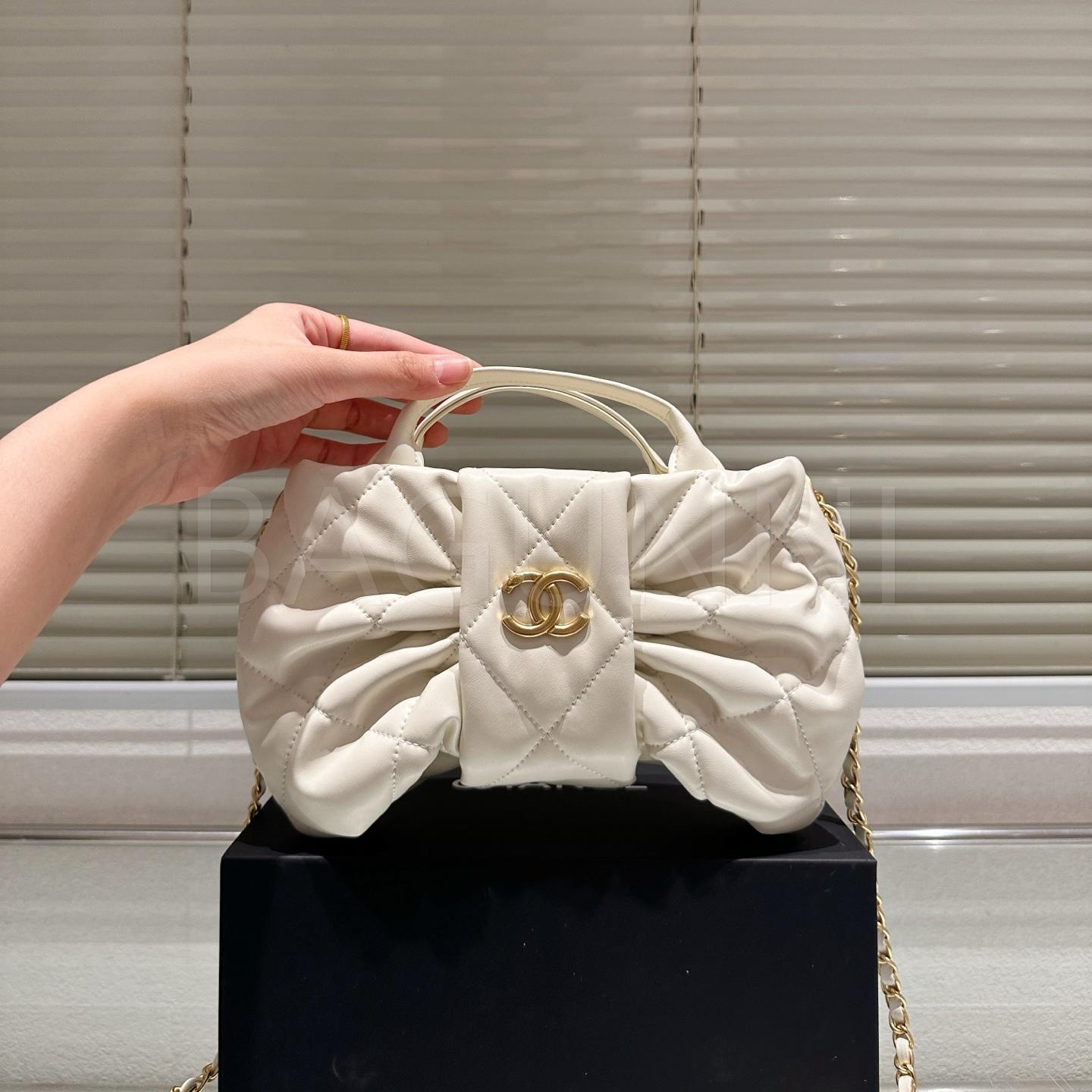 샤넬 25K 보우 체인 백