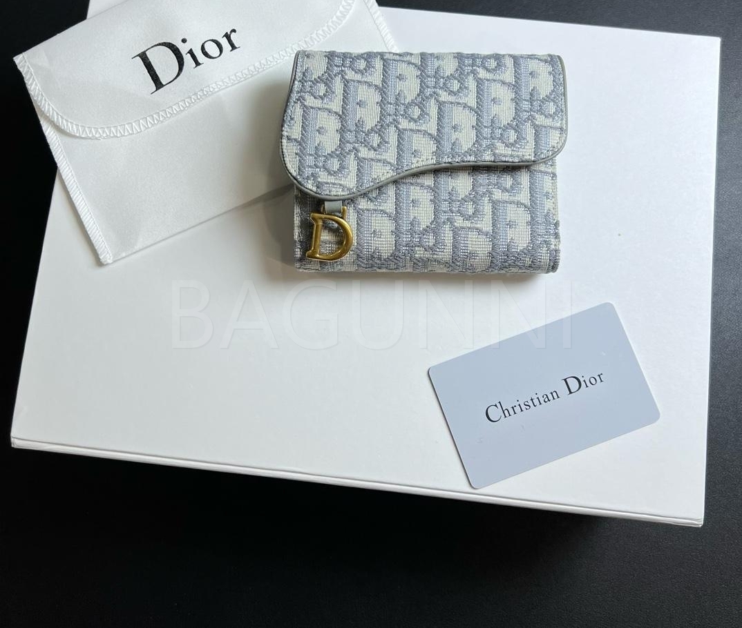 디올 트리폴드 반지갑