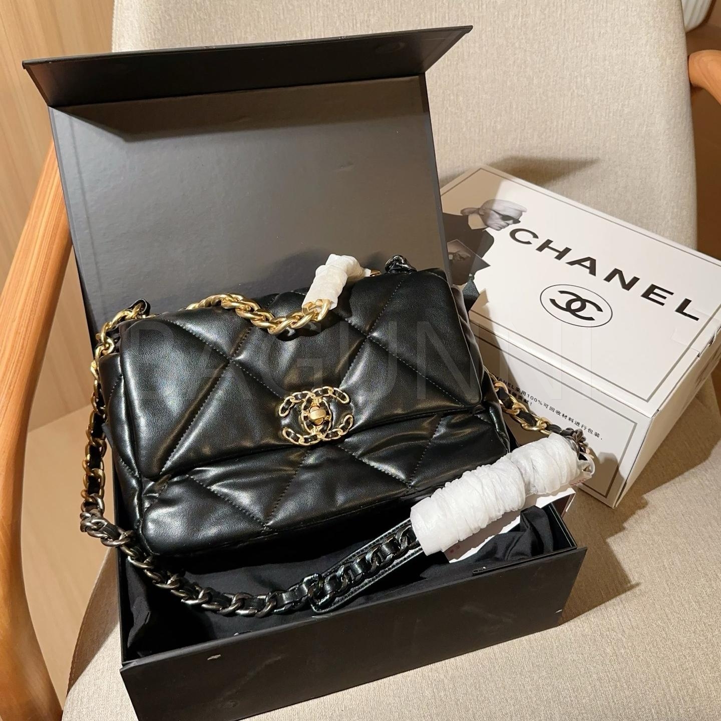 샤넬 19 플랩 백