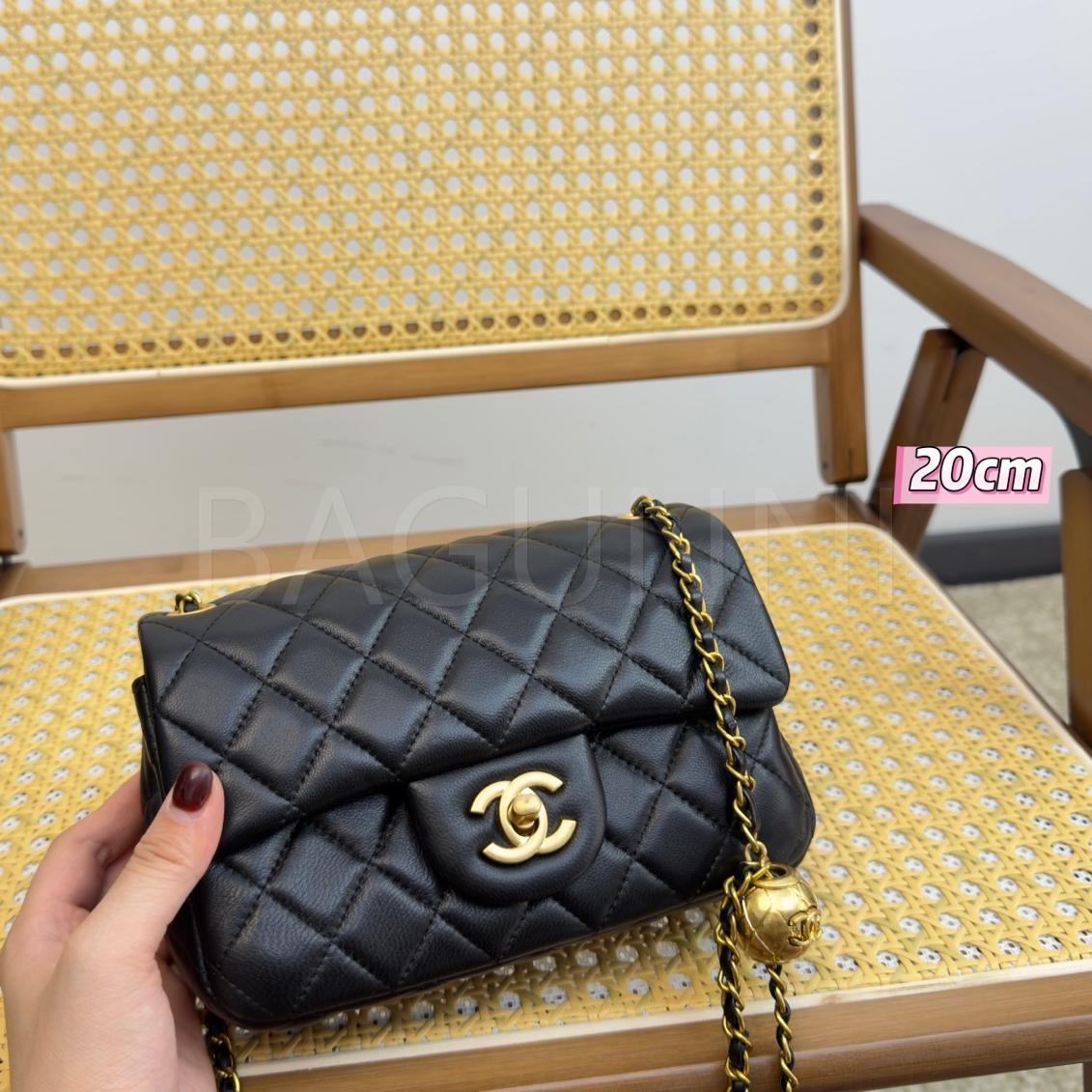 샤넬 금볼 스퀘어 플랩 백