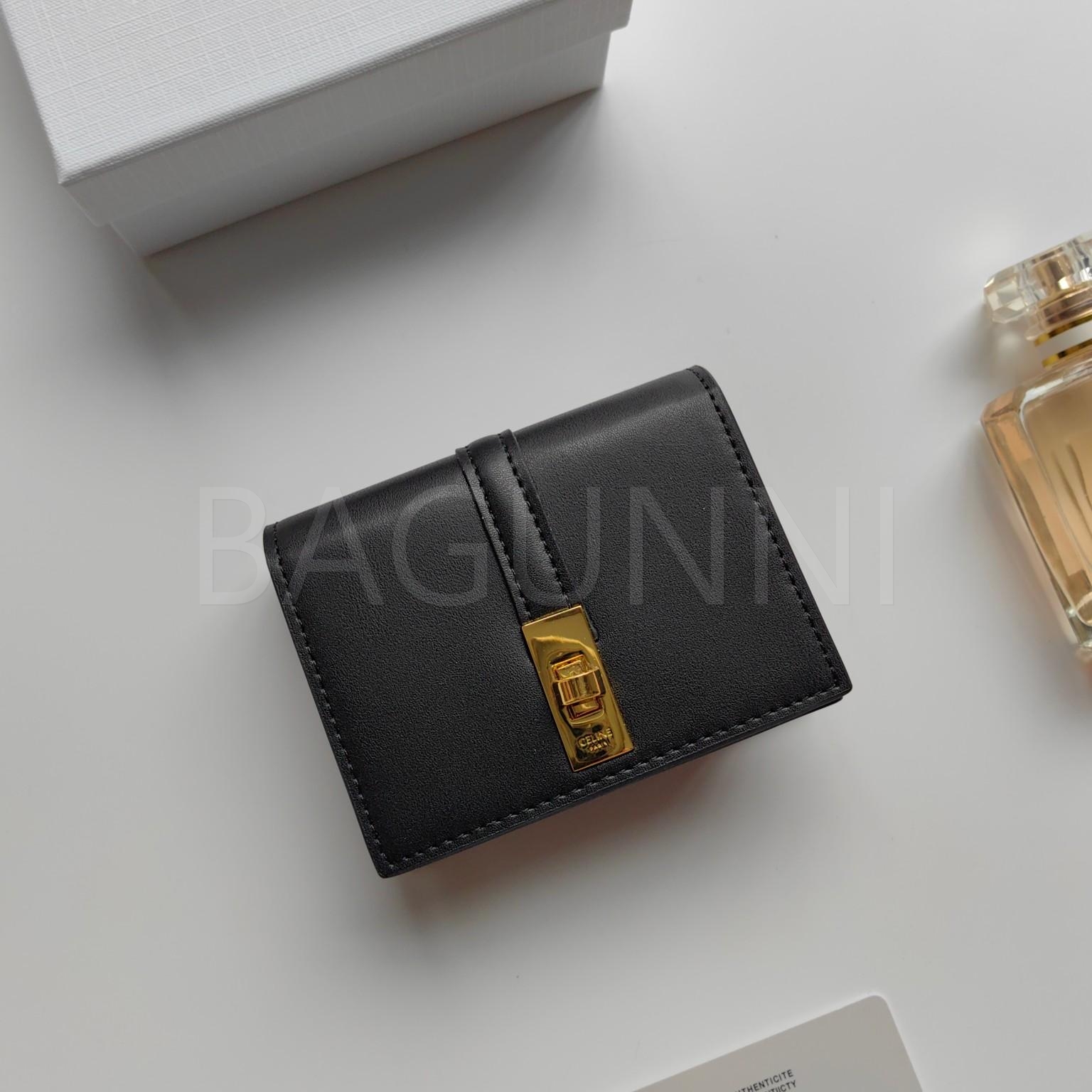 셀린느 트리옹프 플랩 카드지갑