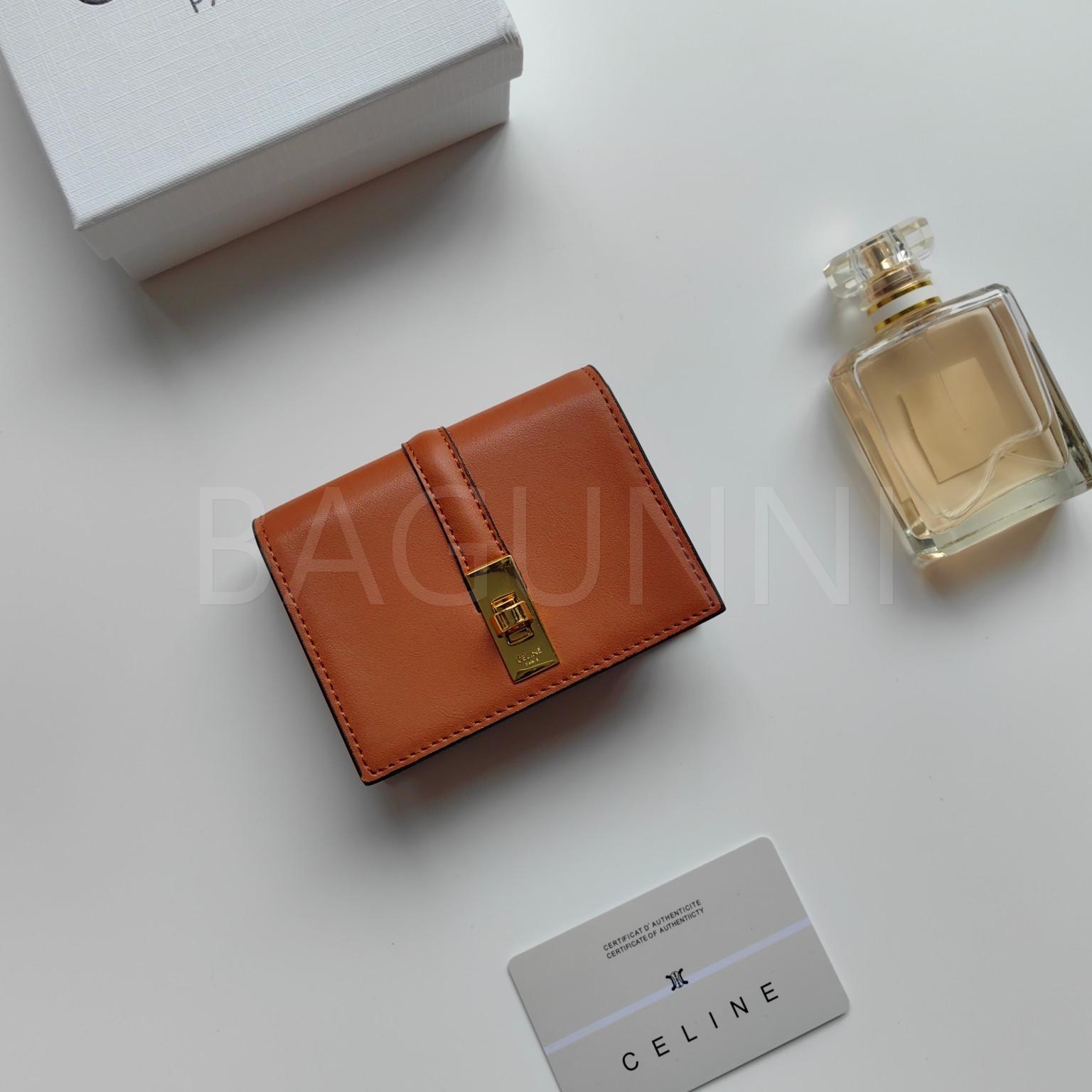 셀린느 트리옹프 플랩 카드지갑