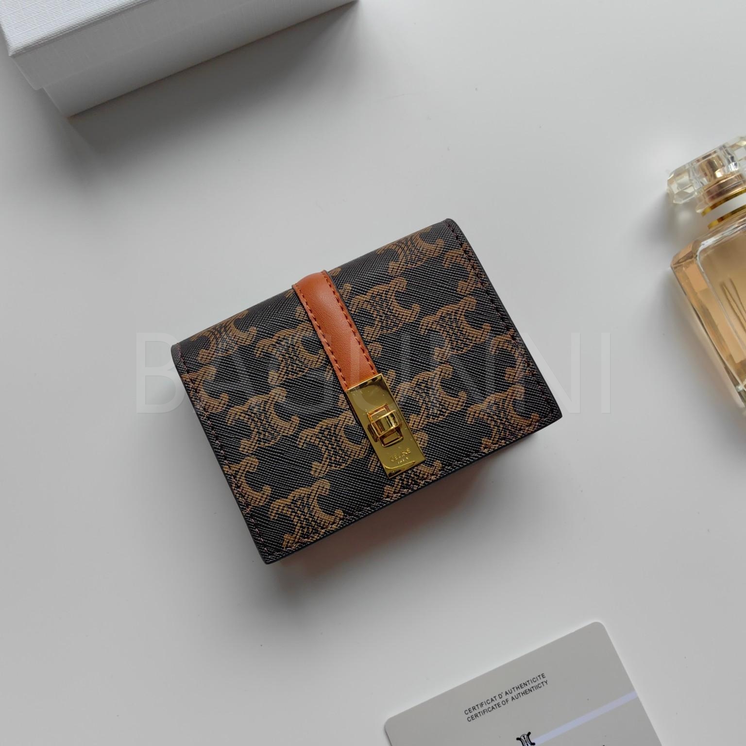 셀린느 트리옹프 플랩 카드지갑