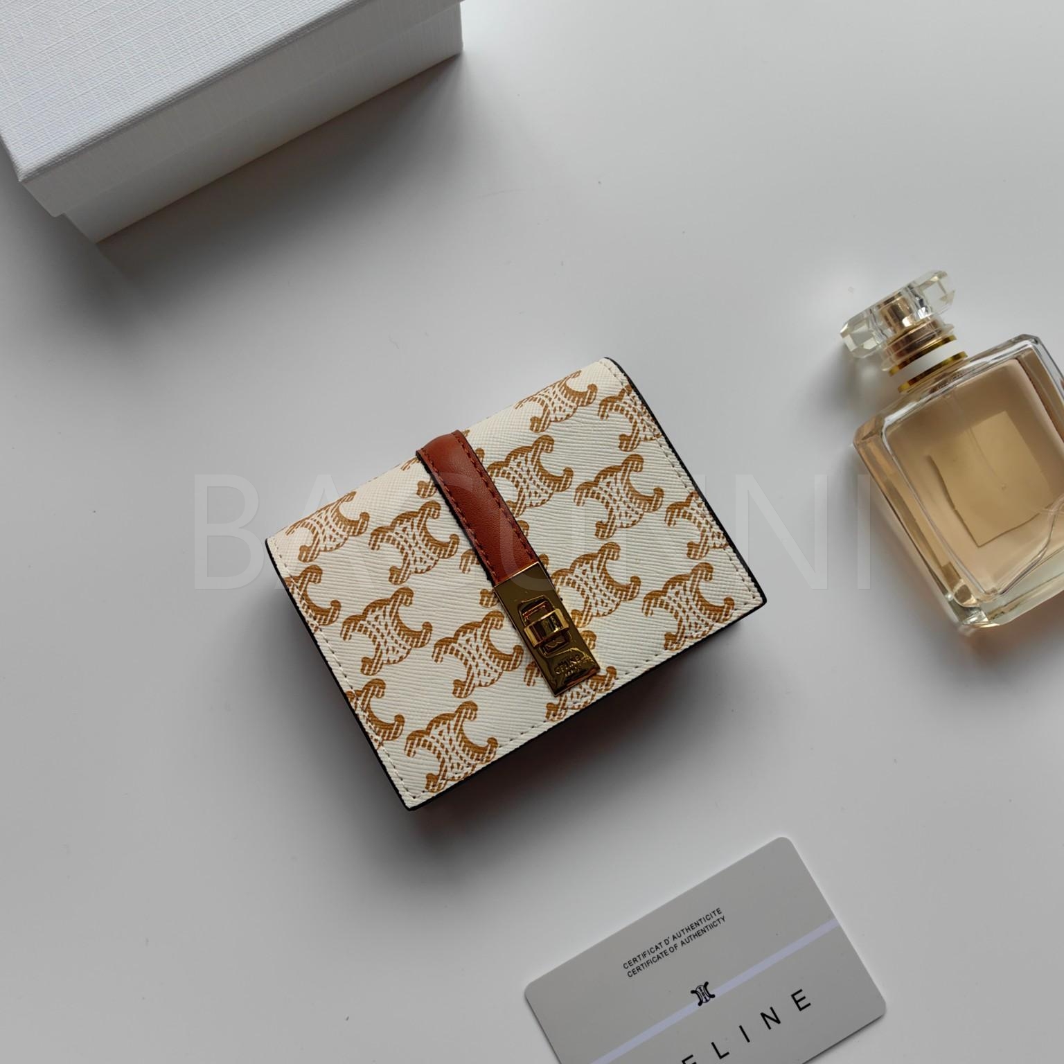 셀린느 트리옹프 플랩 카드지갑