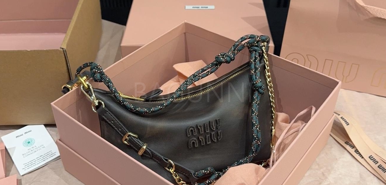 미우미우 박스 호보백